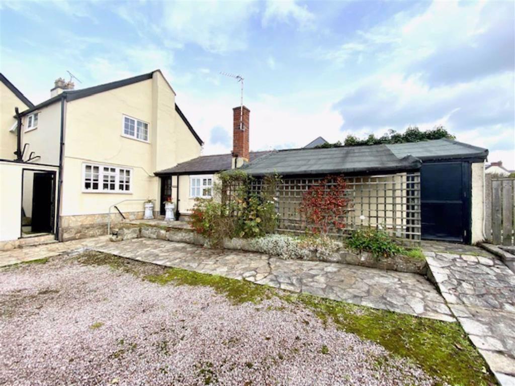 3 bedroom semidetached house for sale in Mold Road, Mynydd Isa