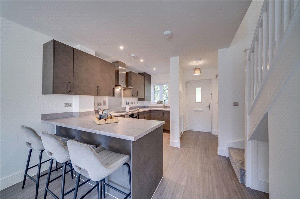 Additional property image - Devis Drive, Kenilworth, Warwickshire