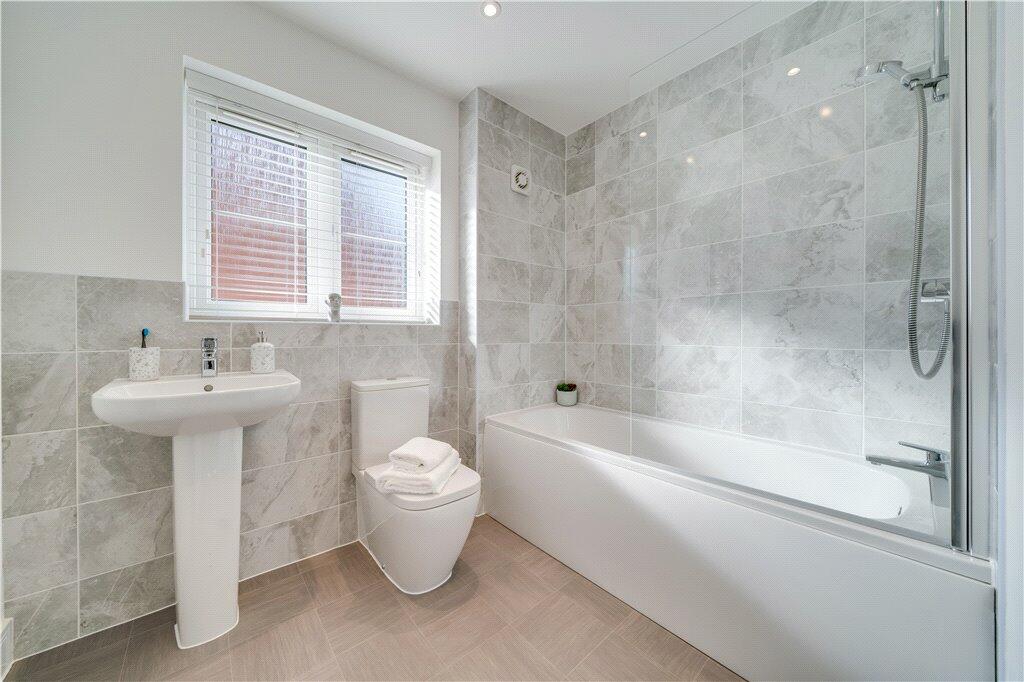 Additional property image - Devis Drive, Kenilworth, Warwickshire