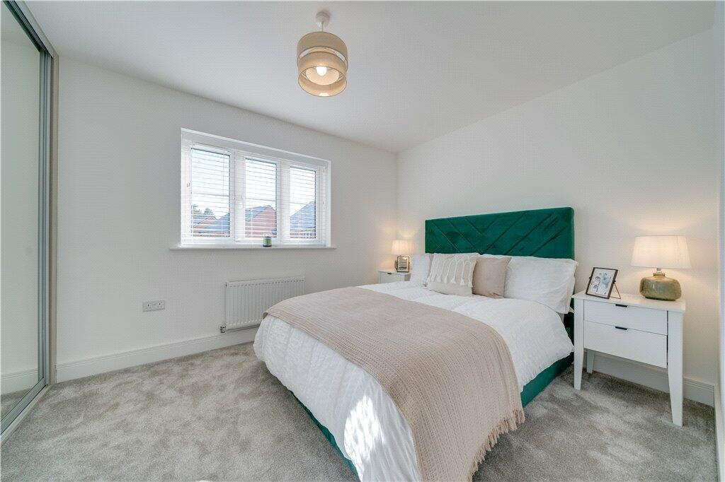Additional property image - Devis Drive, Kenilworth, Warwickshire