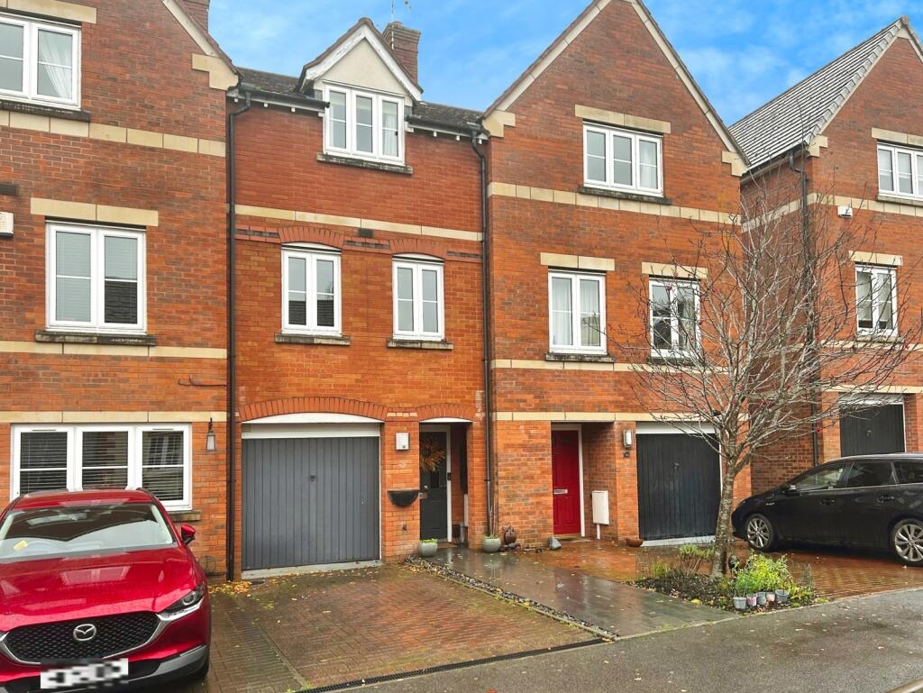 Main image of property: Fennyland Lane, Kenilworth, Warwickshire