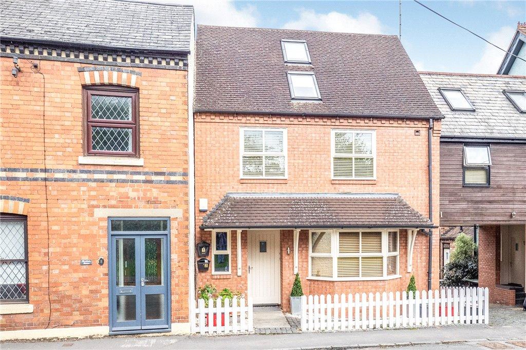 2 bedroom apartment for sale in School Lane, Kenilworth, Warwickshire, CV8