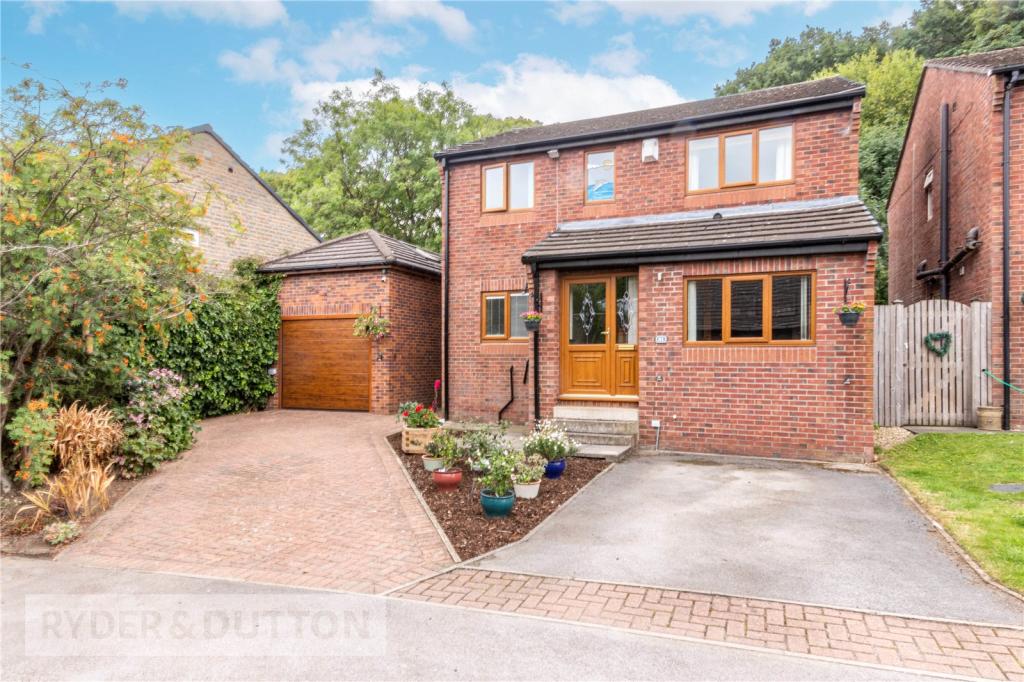 4 bedroom detached house for sale in Crown Street, Scissett