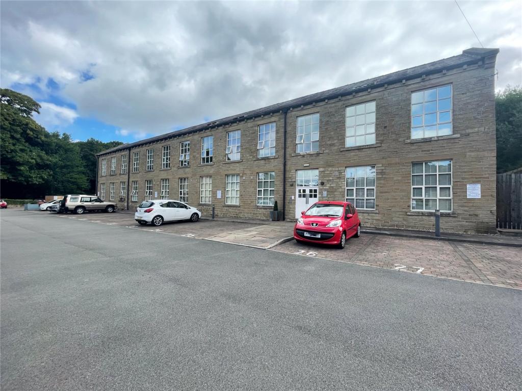 1 bedroom apartment for sale in The Park, Kirkburton, Huddersfield, West Yorkshire, HD8