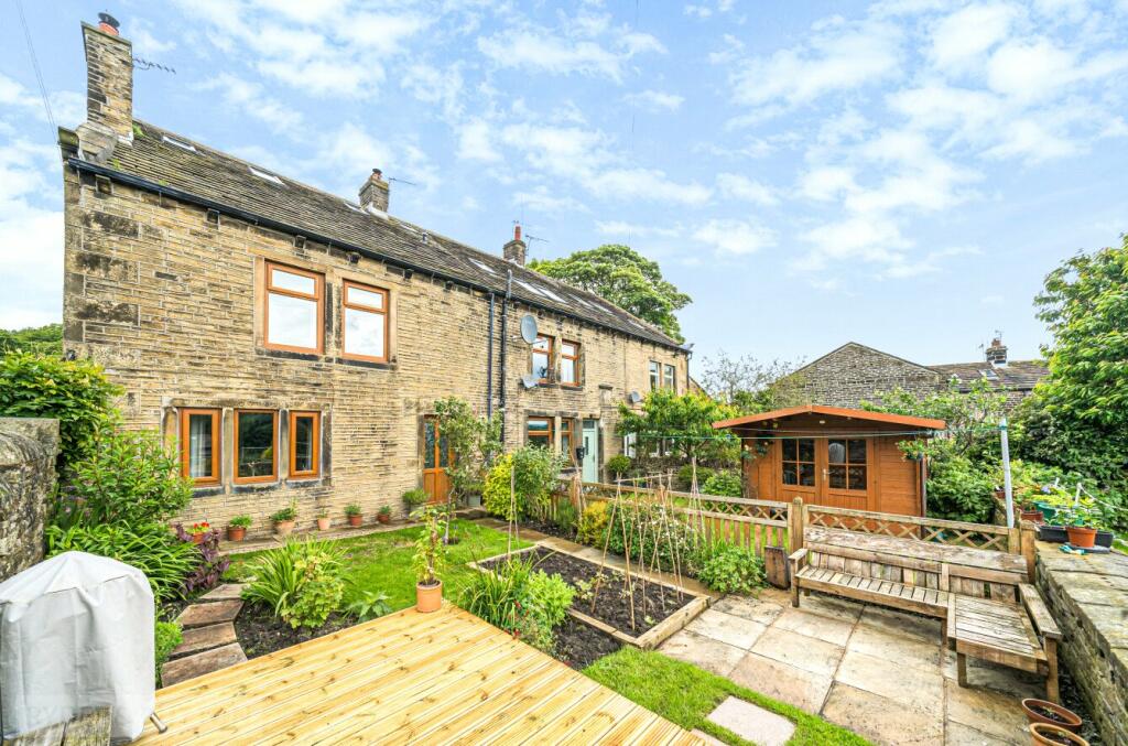 2 bedroom terraced house for sale in Helme, Meltham, Holmfirth, West