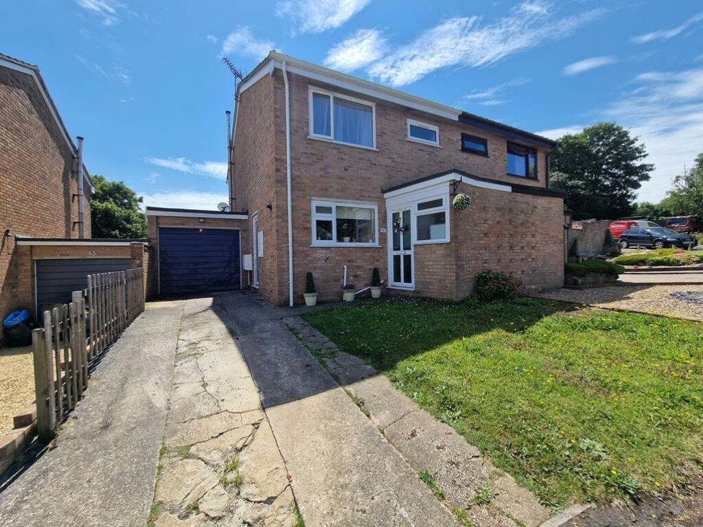 3 bedroom semidetached house for sale in Seaborough View, TA18