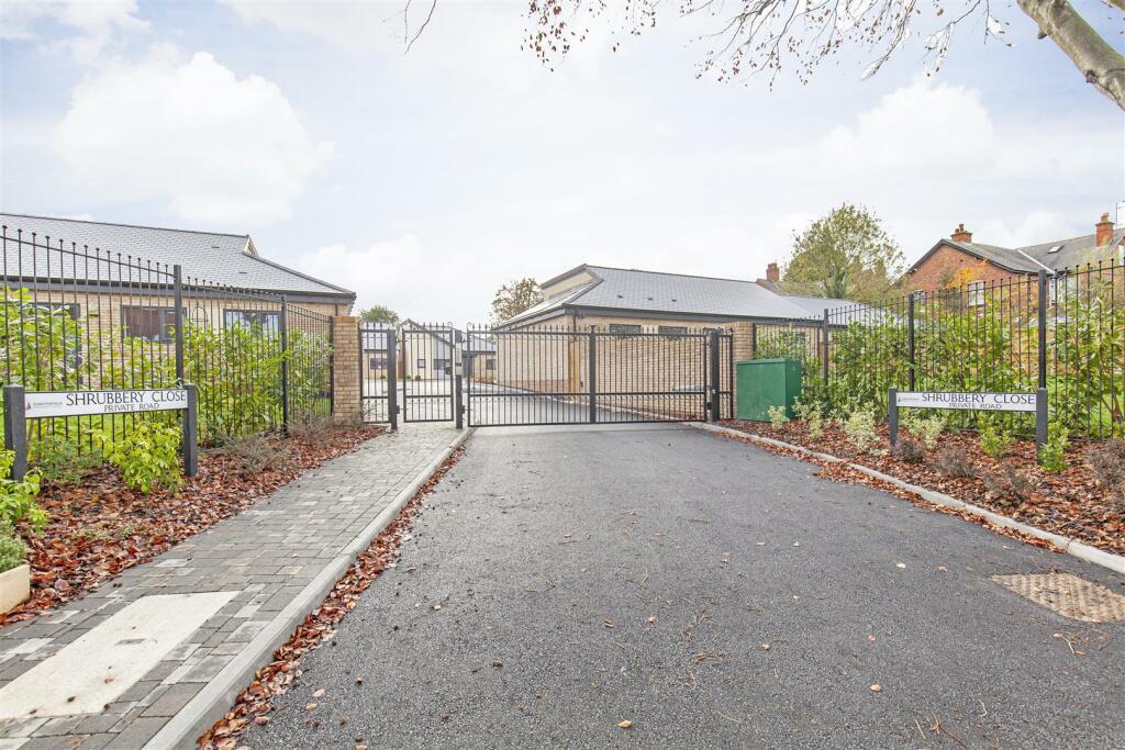 3 bedroom detached bungalow for sale in Plot 2The Shrubberies, Newbold