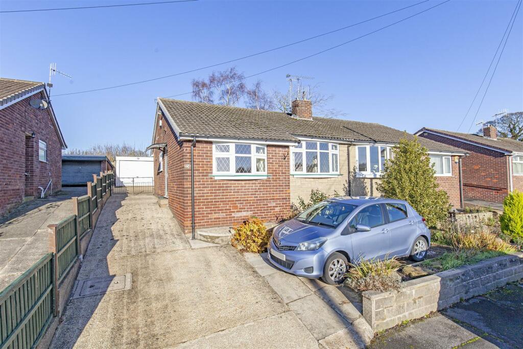 2 bedroom semidetached bungalow for sale in Colton Close, Dunston