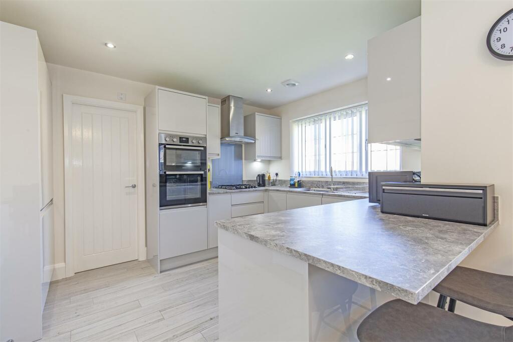 4 bedroom detached house for sale in Poppleton Croft, Brimington