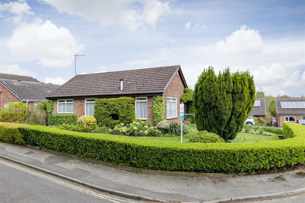 3 bedroom detached bungalow for sale in Church View, Clowne, Chesterfield, S43