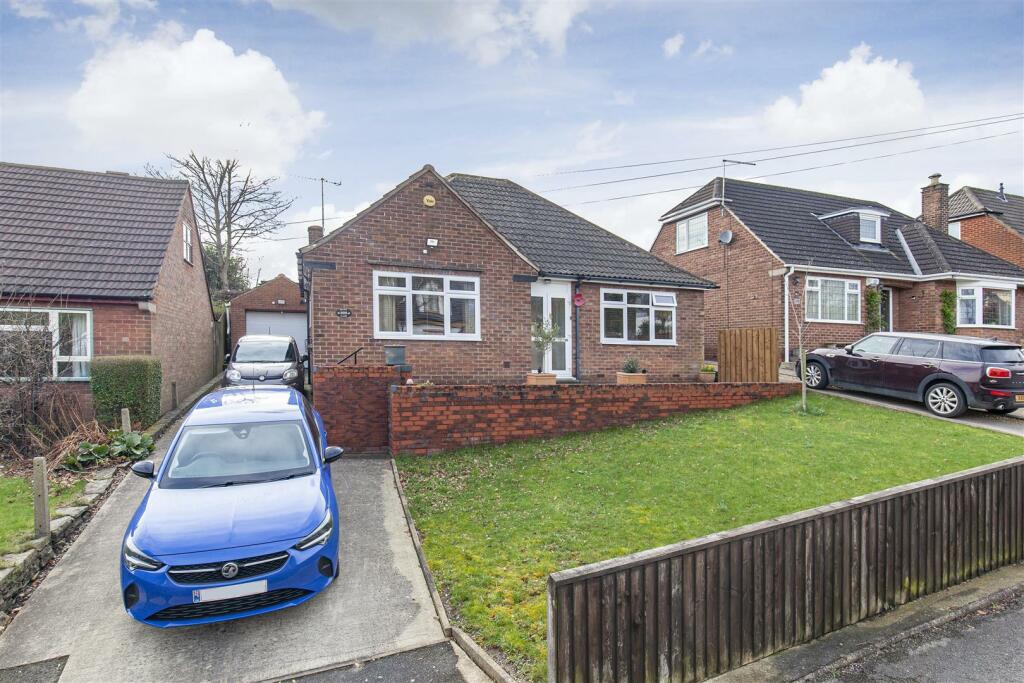 2 bedroom detached bungalow for sale in Hady Lane, Hady, Chesterfield, S41