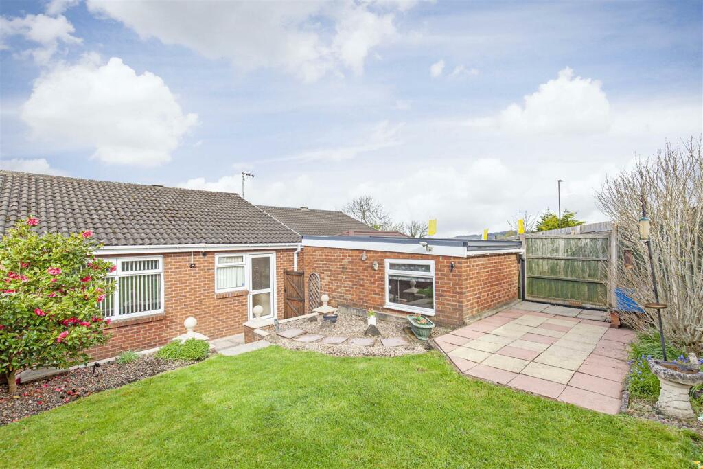 2 bedroom detached bungalow for sale in Briar View, Brimington