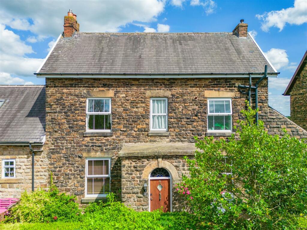 4 bedroom link detached house for sale in The Square, Cutthorpe