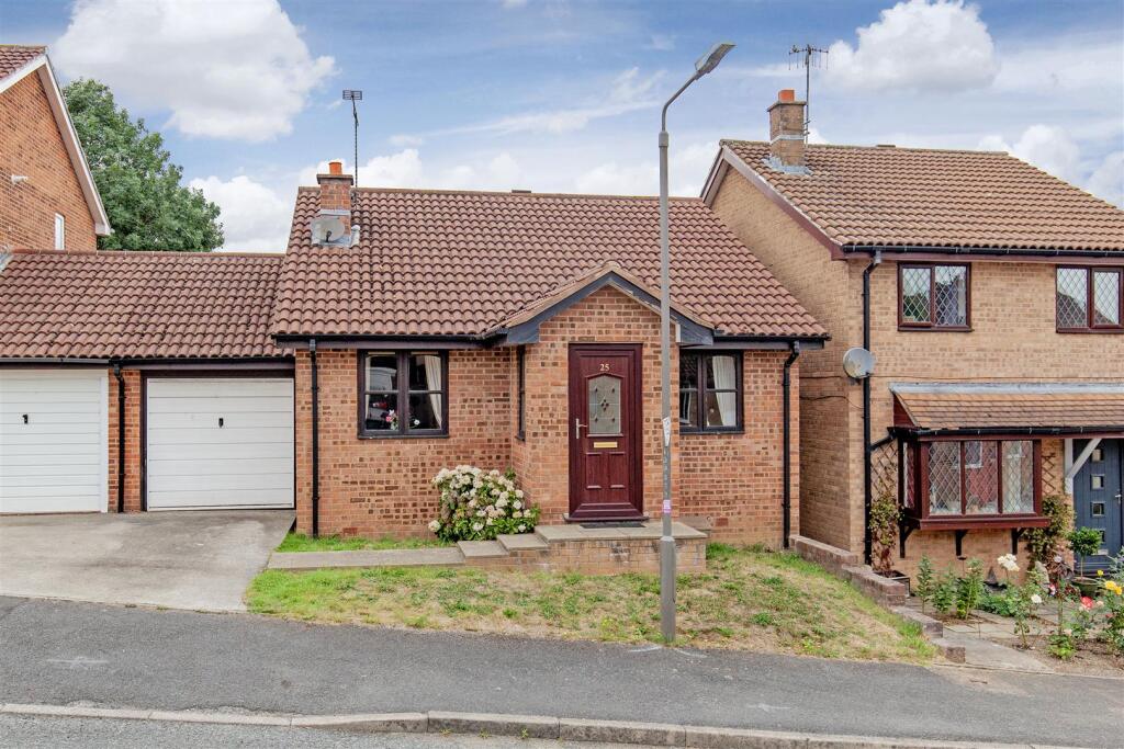 Main image of property: Heathfield Close, Wingerworth, Chesterfield