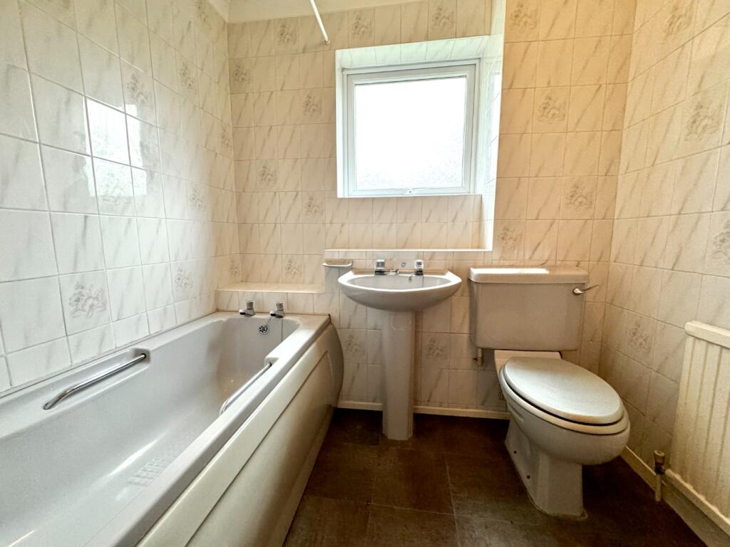 Additional property image - Manor Forstal, New Ash Green, Longfield, Kent, DA3 8JQ