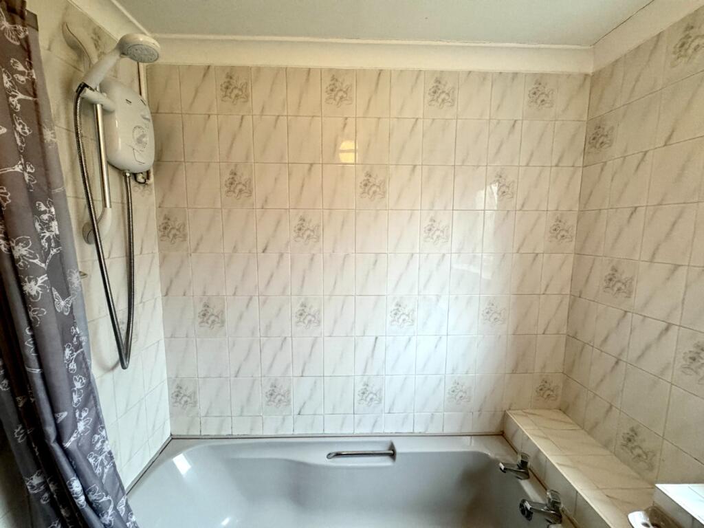Additional property image - Manor Forstal, New Ash Green, Longfield, Kent, DA3 8JQ