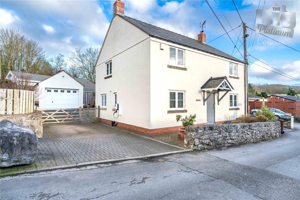 3 bedroom detached house for sale in Village Road, Cadole, CH7