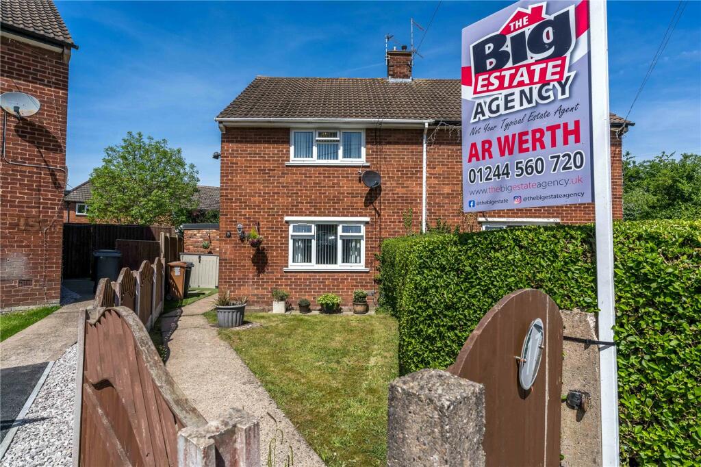 3 bedroom semidetached house for sale in Summersville Close, Connahs