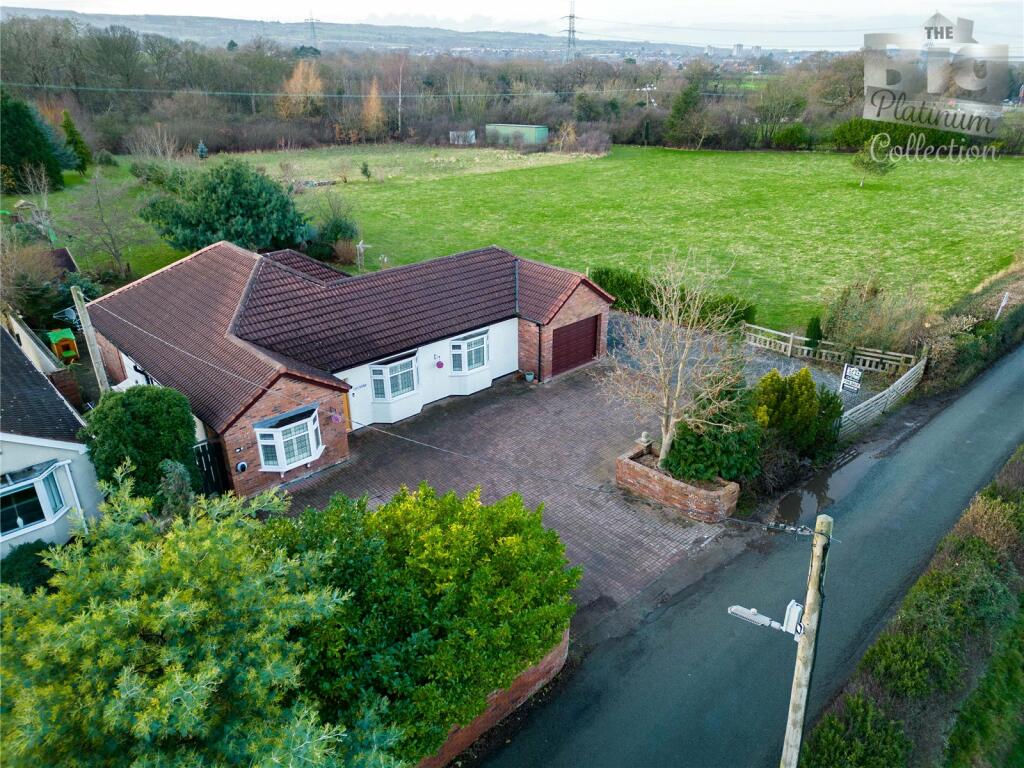 5 bedroom detached house for sale in Paper Mill Lane, Oakenholt, Flint