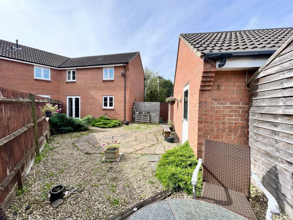 3 bedroom end of terrace house for sale in The Brambles, St.