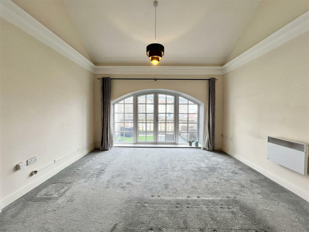 Additional property image - Knightstone Theatre, Weston-Super-Mare - NO CHAIN!