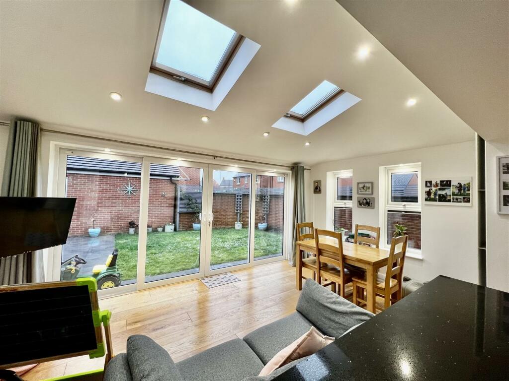 Additional property image - Thompson Way, West Wick - DECEPTIVE HOUSE!