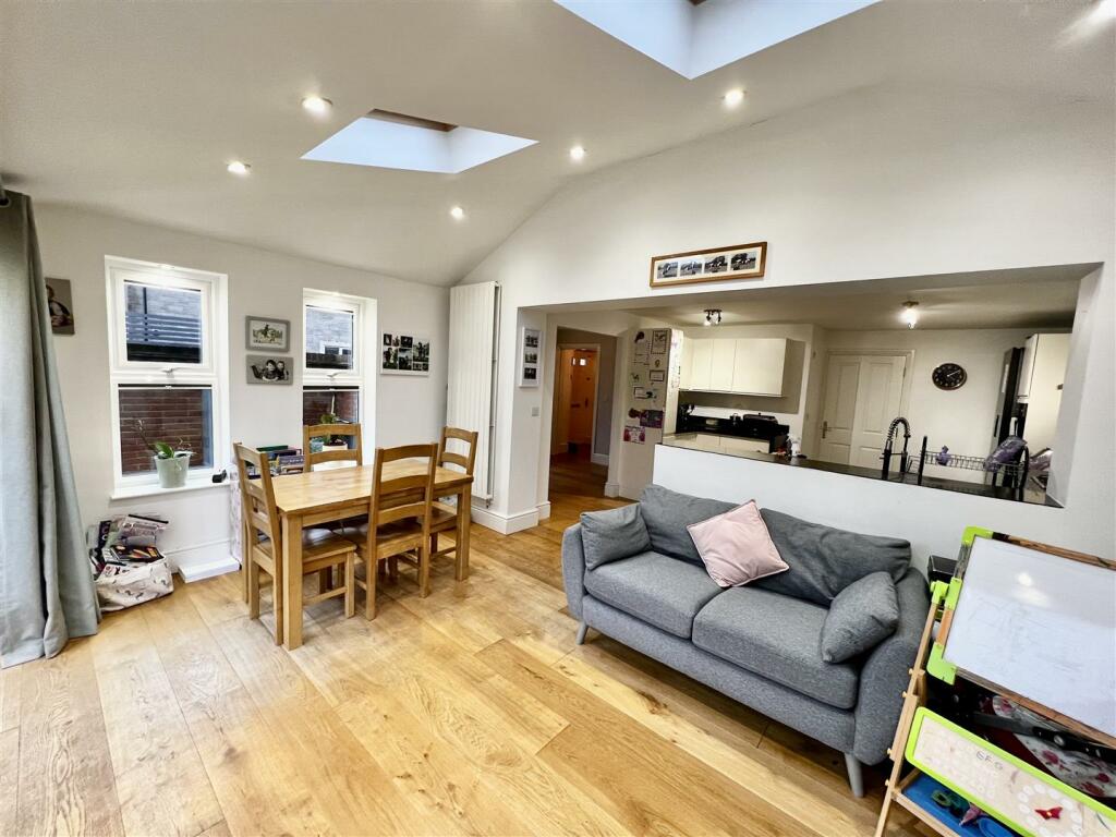 Additional property image - Thompson Way, West Wick - DECEPTIVE HOUSE!