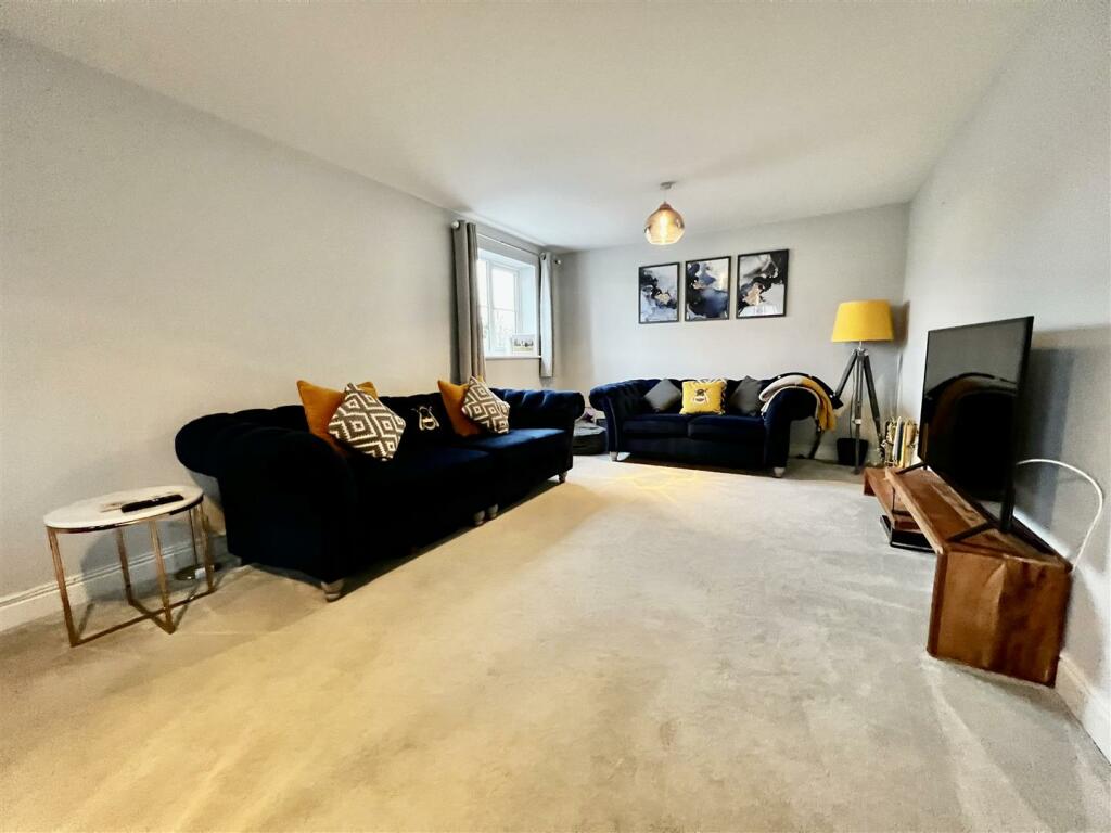 Additional property image - Thompson Way, West Wick - DECEPTIVE HOUSE!