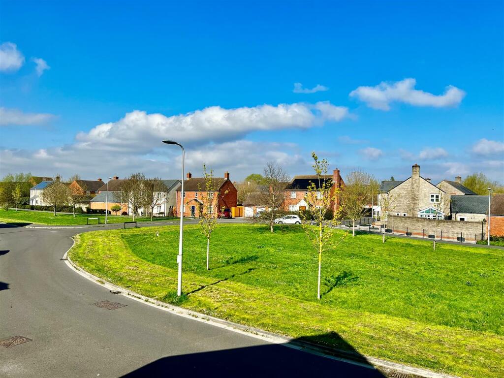 Additional property image - Thompson Way, West Wick - DECEPTIVE HOUSE!