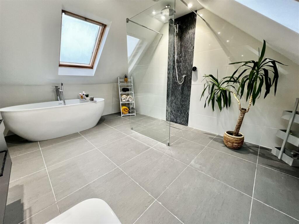 Additional property image - Thompson Way, West Wick - DECEPTIVE HOUSE!