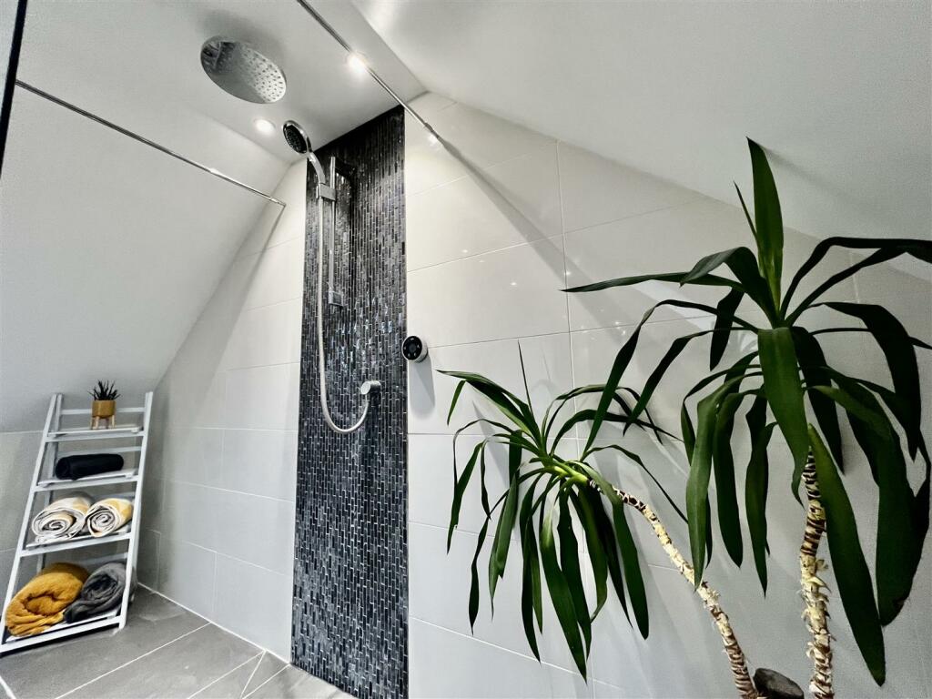 Additional property image - Thompson Way, West Wick - DECEPTIVE HOUSE!