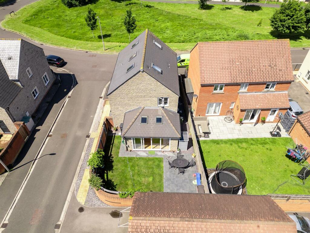 Additional property image - Thompson Way, West Wick - DECEPTIVE HOUSE!