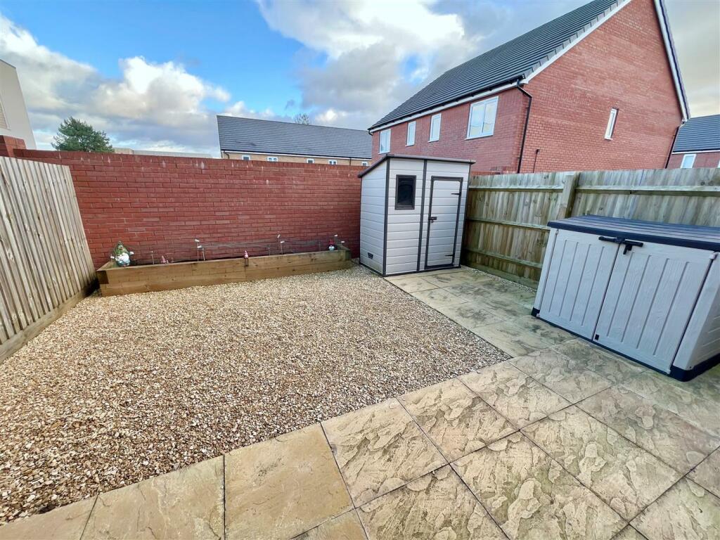 Additional property image - Lord Way, Locking Parklands - IMMACULATE