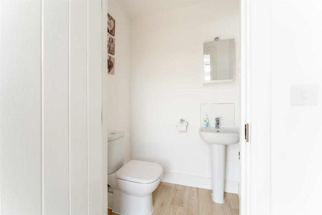 Additional property image - Lord Way, Locking Parklands - IMMACULATE
