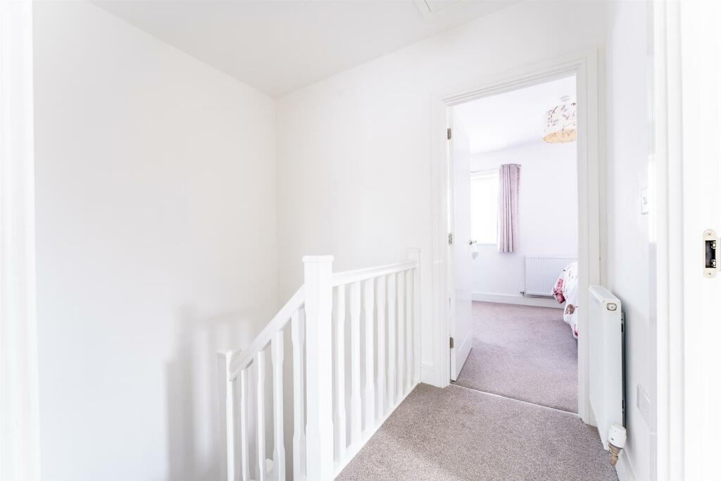 Additional property image - Lord Way, Locking Parklands - IMMACULATE