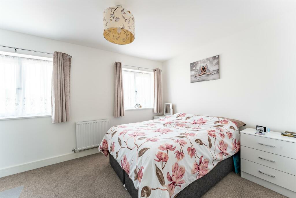 Additional property image - Lord Way, Locking Parklands - IMMACULATE