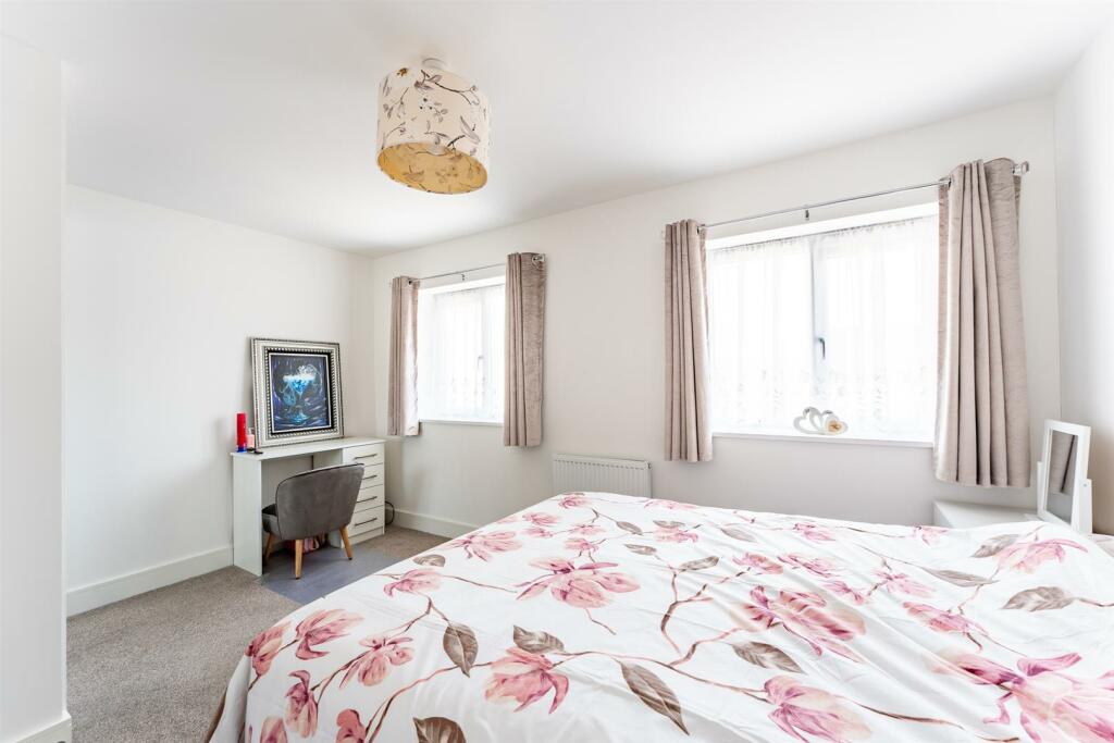 Additional property image - Lord Way, Locking Parklands - IMMACULATE