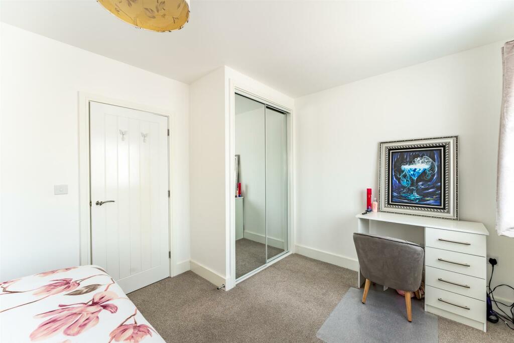 Additional property image - Lord Way, Locking Parklands - IMMACULATE