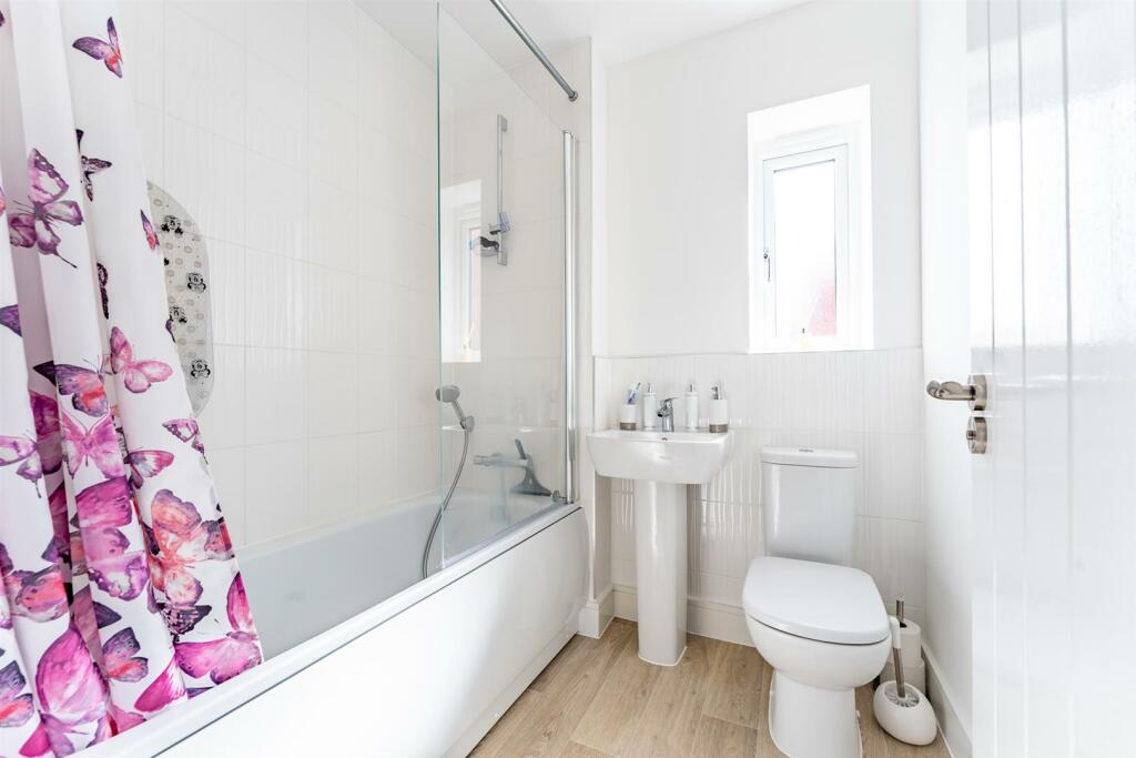 Additional property image - Lord Way, Locking Parklands - IMMACULATE