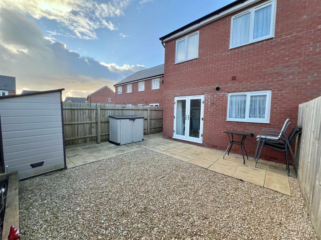 Additional property image - Lord Way, Locking Parklands - IMMACULATE