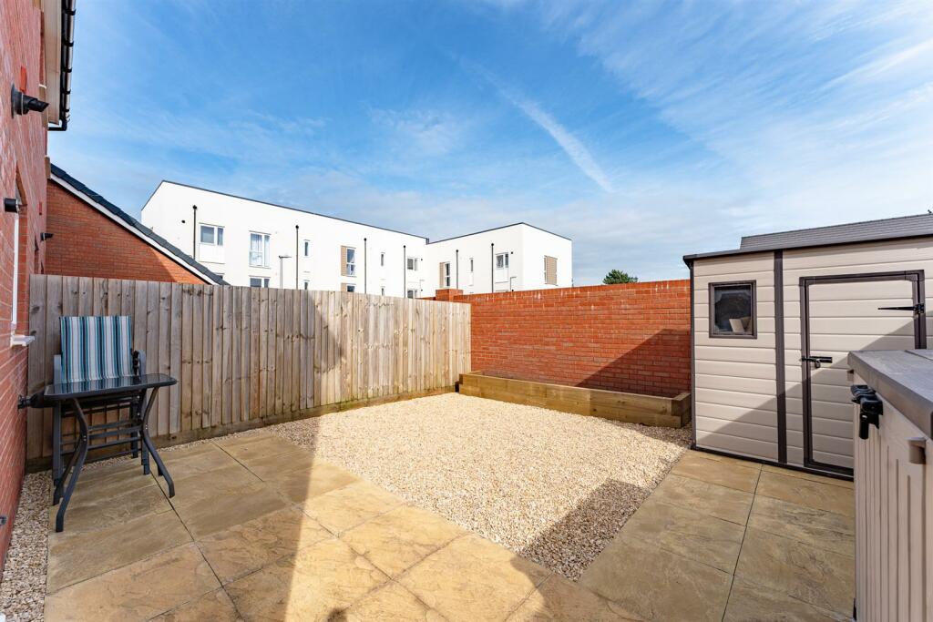Additional property image - Lord Way, Locking Parklands - IMMACULATE