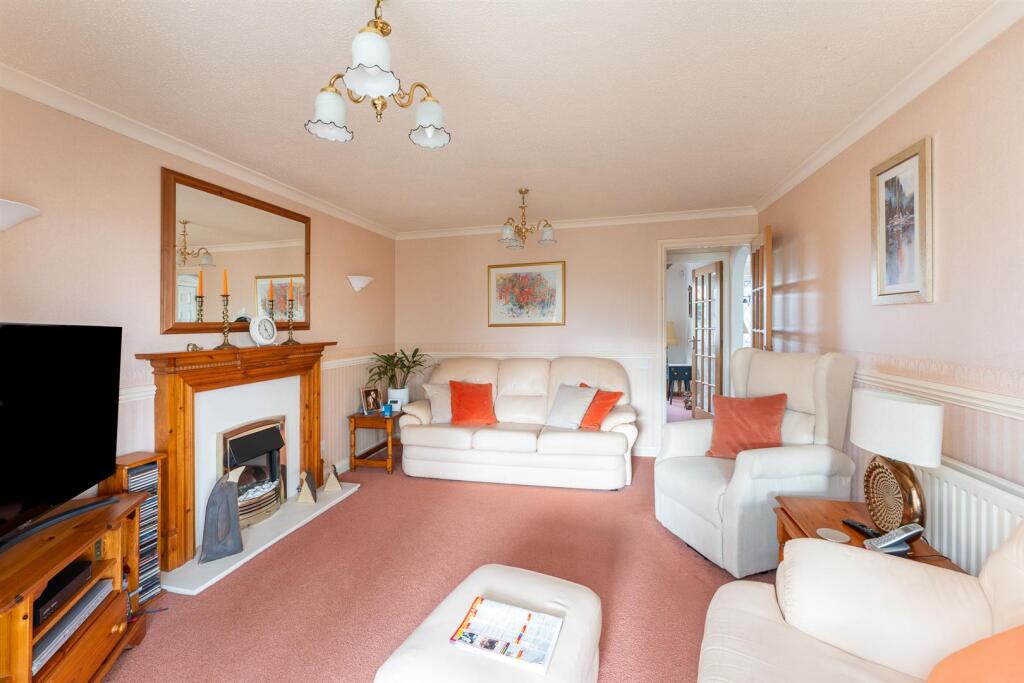Additional property image - Rookery Close, Weston Hillside - OPEN OUTLOOK