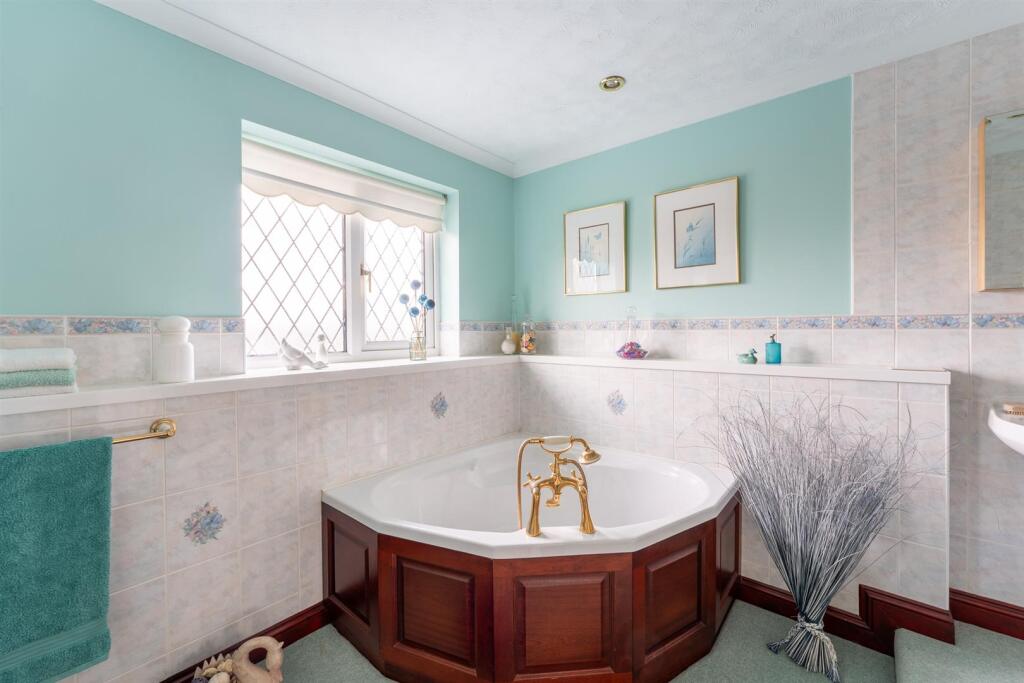 Additional property image - Rookery Close, Weston Hillside - OPEN OUTLOOK