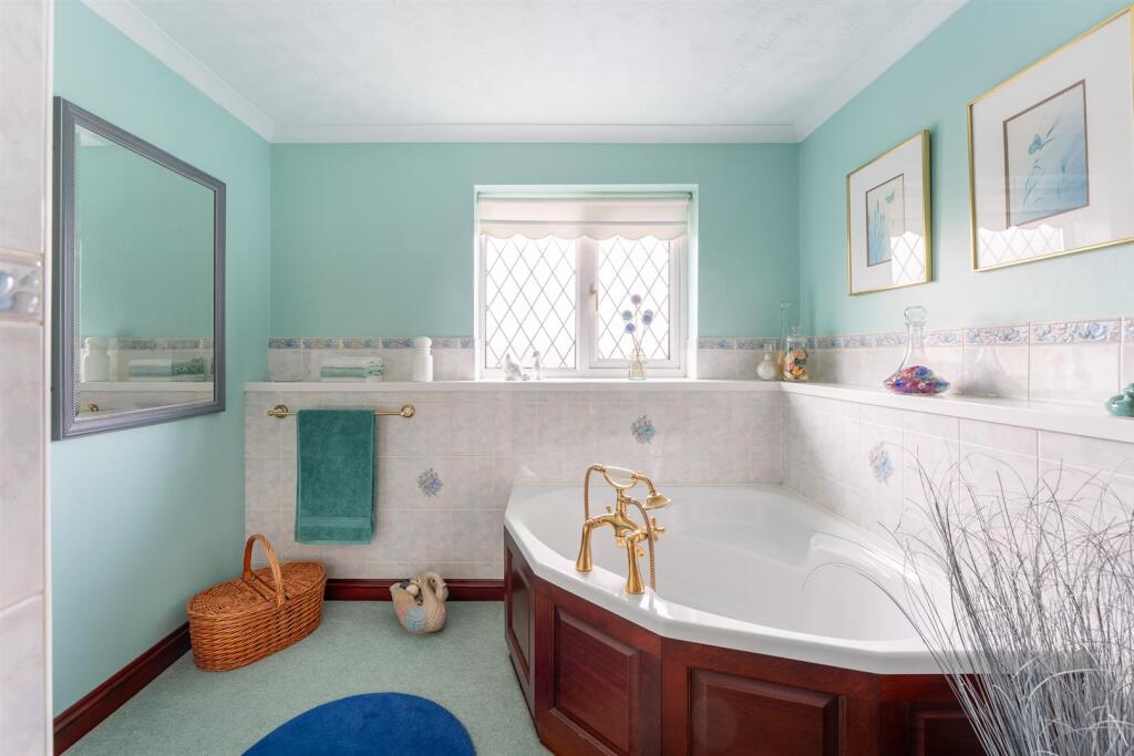 Additional property image - Rookery Close, Weston Hillside - OPEN OUTLOOK