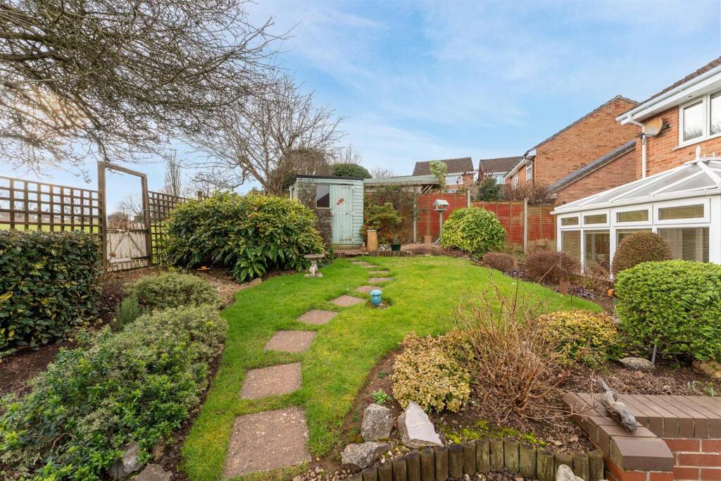 Additional property image - Rookery Close, Weston Hillside - OPEN OUTLOOK