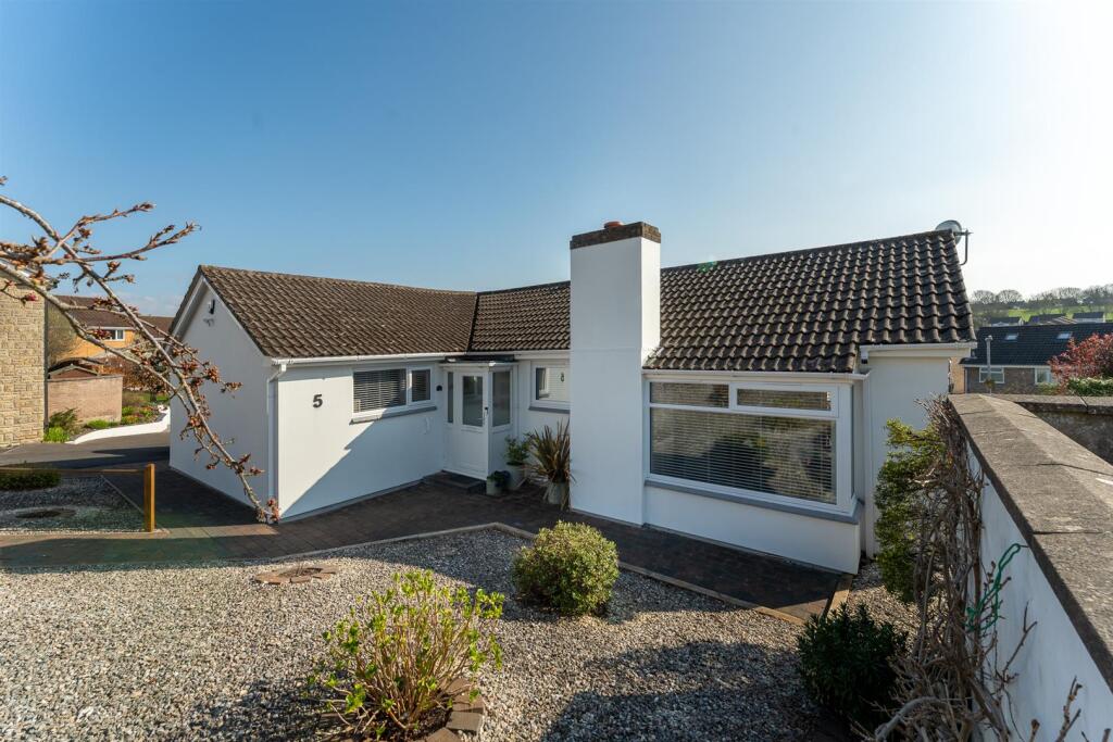 Main image of property: Drake Close, Worle - IMMACULATE