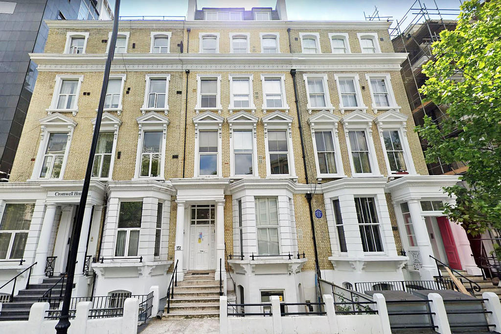 Studio flat for rent in Cromwell Road, Earls Court, London SW5 , SW5