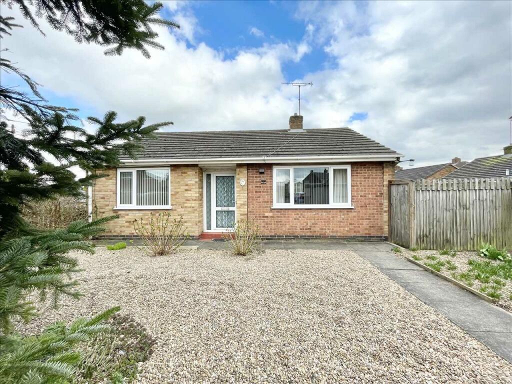 2 bedroom bungalow for sale in Southwell Lane, Kirkby in Ashfield, NG17