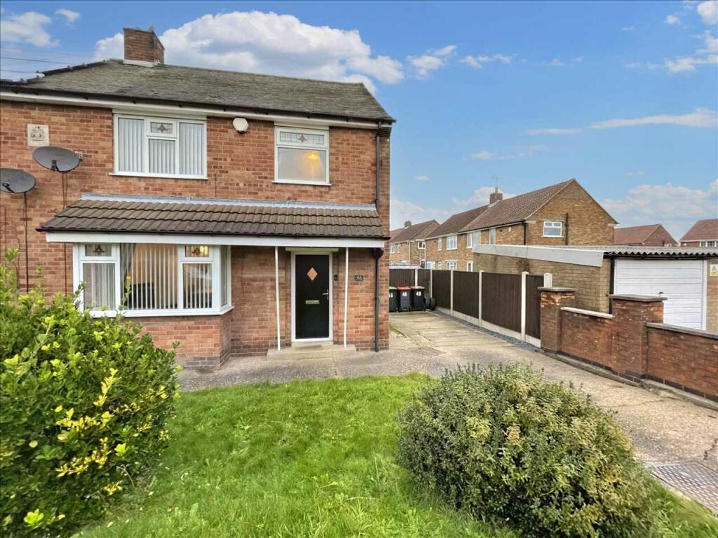 3 bedroom semidetached house for sale in Westbourne Road, Sutton in