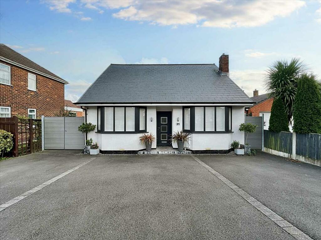 2 bedroom bungalow for sale in Wheatley Avenue, Kirkby In Ashfield, NG17
